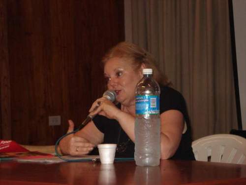 20070913133139-alicia-salvi-en-conf-en-pdas-15-agosto-new.jpg